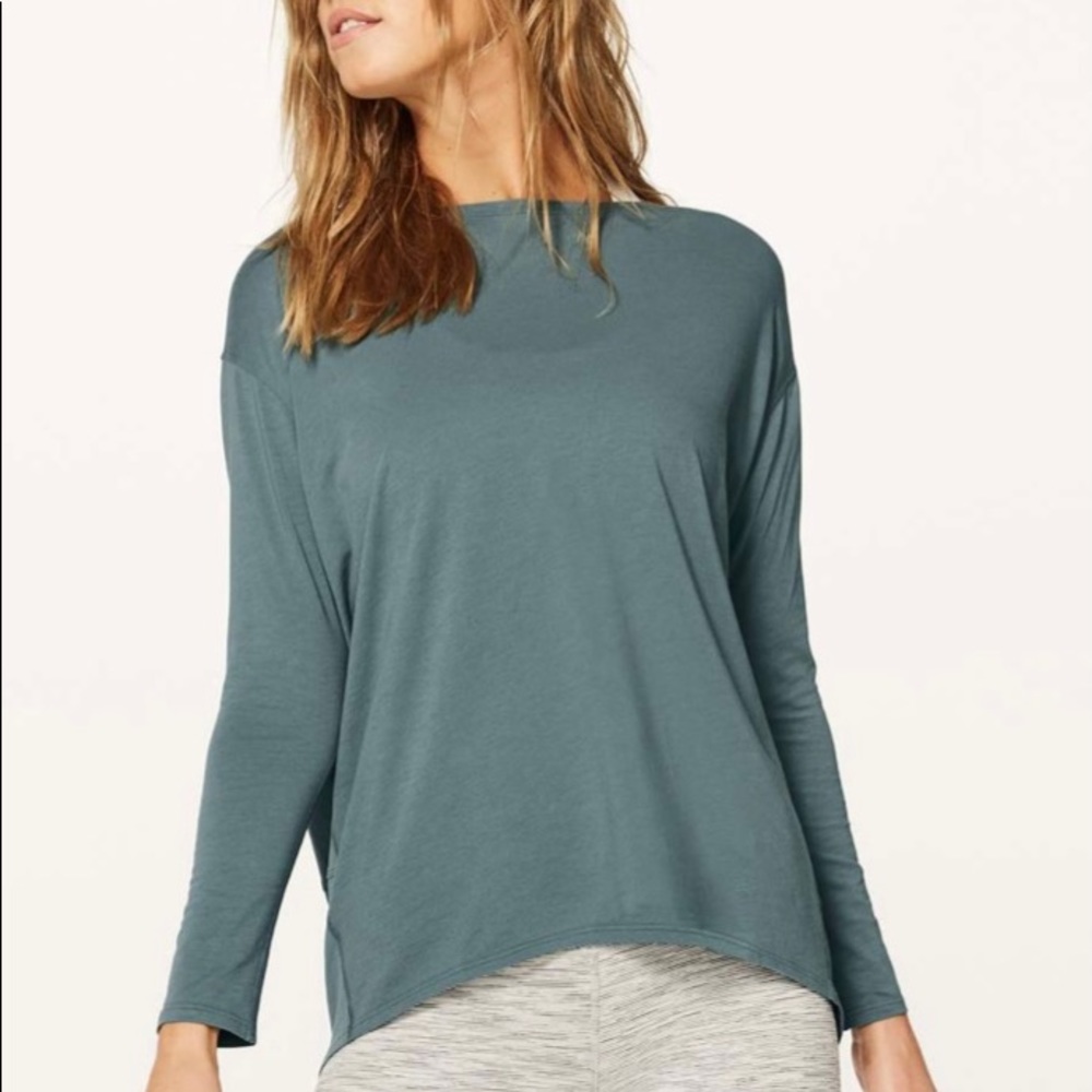 EUC Lululemon - Back In Action Long Sleeve (Medium)